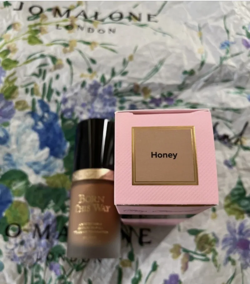 Too Faced - Born This Way Undetectable Medium-To-Full Coverage Foundation